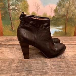 Frye black leather zip bootie